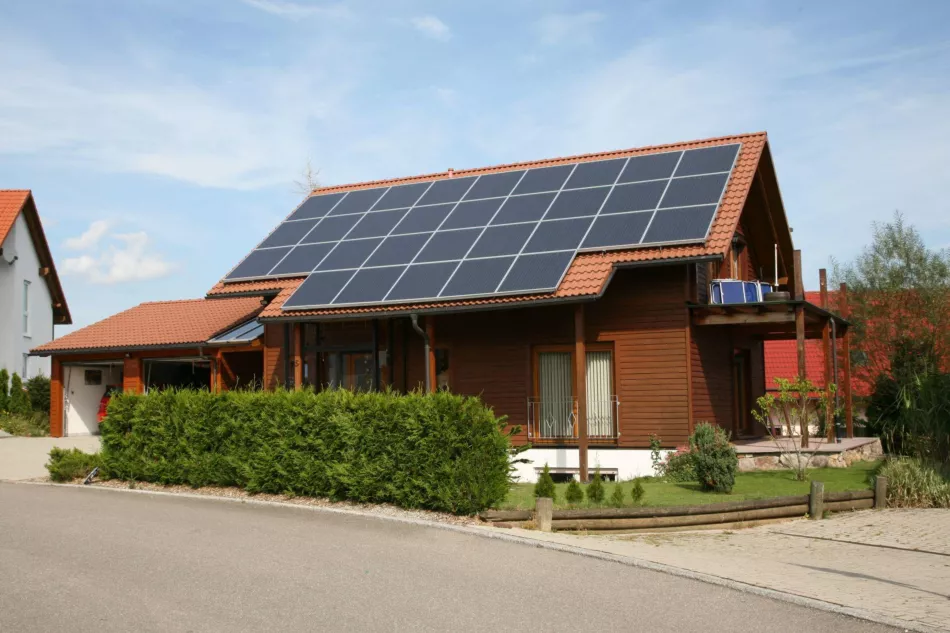 Obnoviteľné zdroje energie – riešenie energetickej krízy? Obnoviteľná energia doma – kde na to vziať peniaze?