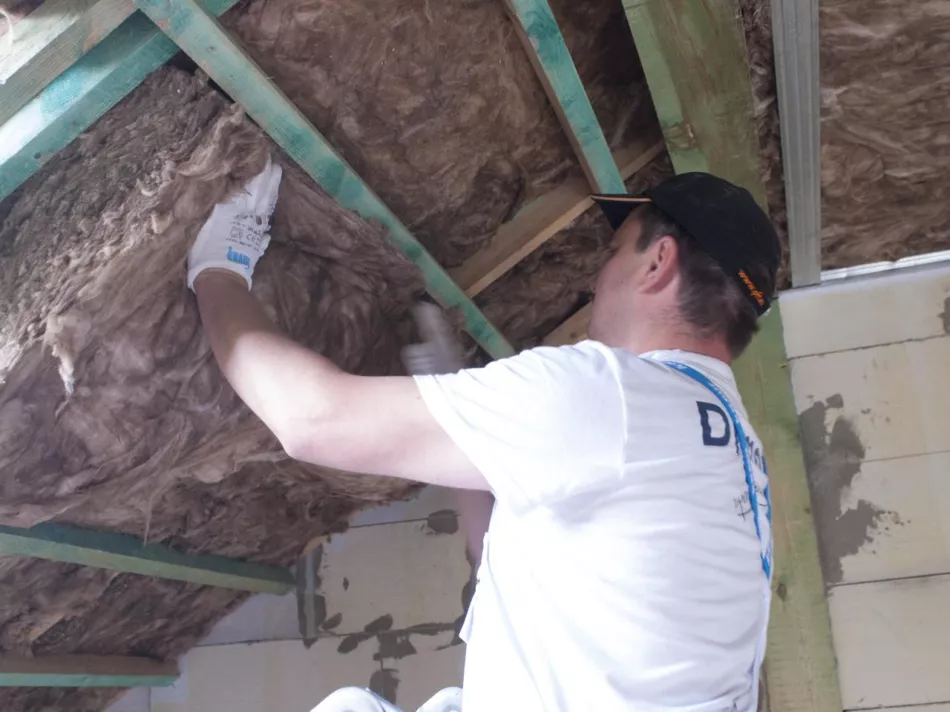 Kako se postavlja mineralna vuna na krovne kosine? Prednosti krovne izolacije mineralnom vunom