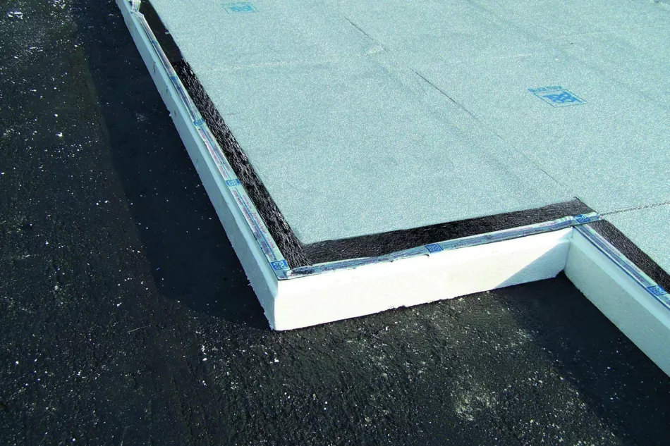 Izolácia plochej strechy – aké izolačné materiály zvoliť?