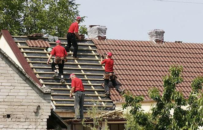 Před výměnou staré střechy novou dlaždicí zkontrolujte, co potřebujete vědět