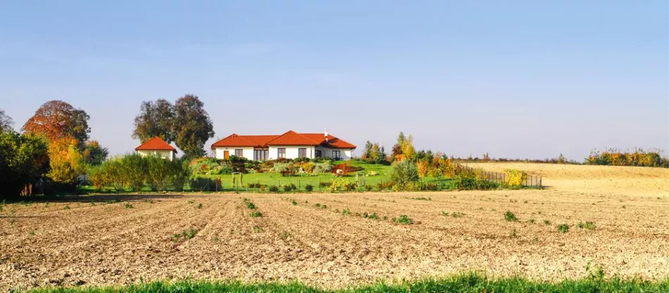 Dobrý stavebný pozemok - ako ho kúpiť? Čo skontrolovať pred podpisom zmluvy o kúpe pozemku