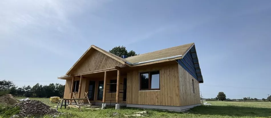 Ako postaviť dom lacno? Aké sú náklady na výstavbu dreveného domu 70 m²